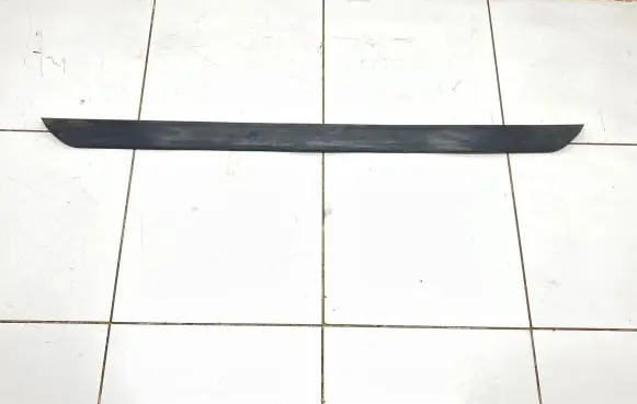 Toyota Auris E180 Front bumper lip 