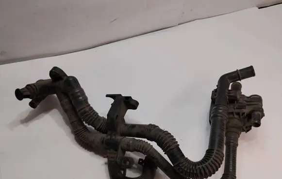 Ford Focus C-MAX Engine coolant pipe/hose 9647768980