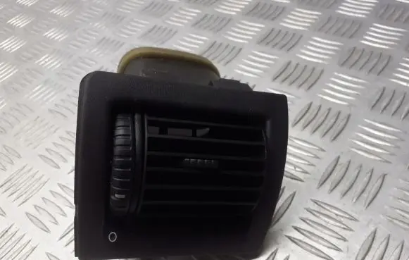 Opel Astra G Dashboard air vent grill cover trim 