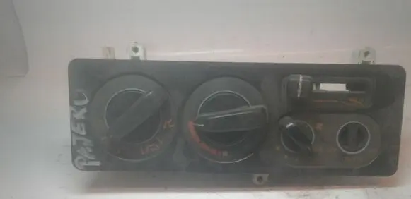 Mitsubishi Pajero Climate control unit MB439700