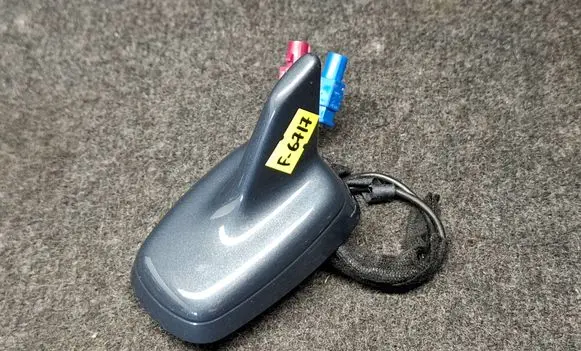 Audi A4 S4 B8 8K Aerial GPS antenna 8K9035503E