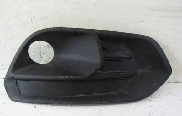 Iveco Daily 6th gen Front bumper lower grill 105802356346KZ