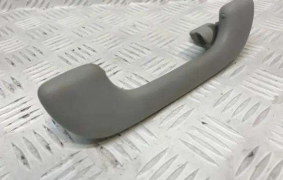 Nissan Qashqai+2 Rear interior roof grab handle 8200003209