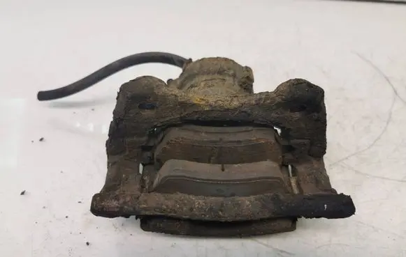 Front brake caliper