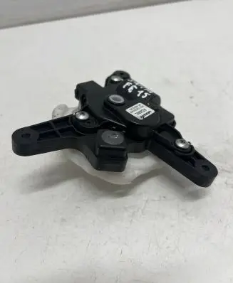 Hyundai Santa Fe Air flap motor/actuator D266NE9AA02