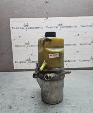 Ford Focus C-MAX Power steering pump 4M513K514AD