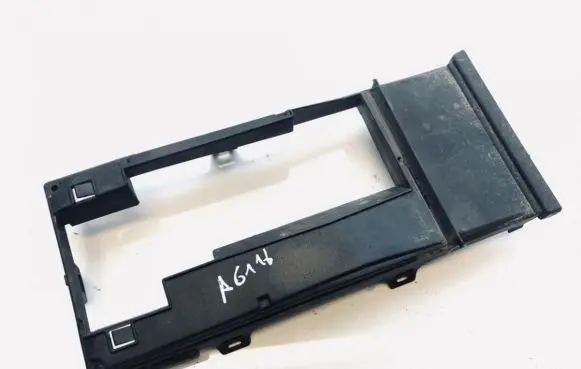Chrysler Crossfire Fuse box cover 1705450503