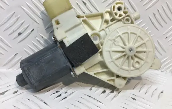 Ford Mondeo MK IV Rear window wiper motor 6M2114A389B
