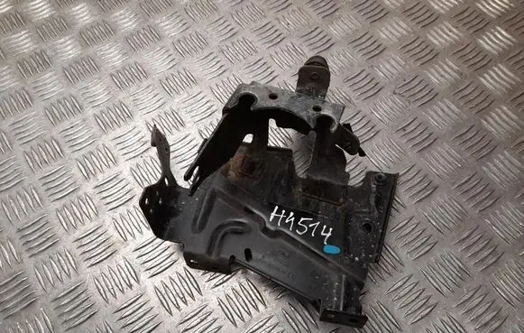 Other engine bay part