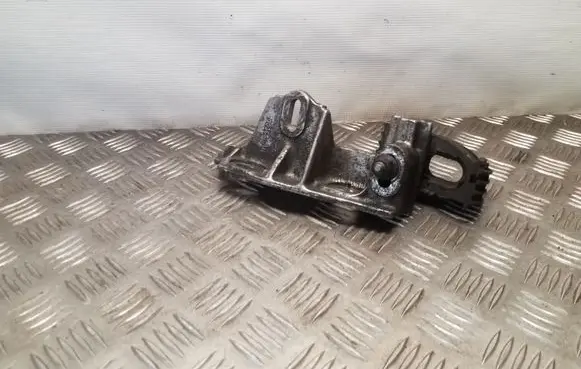 Ford Galaxy Engine mounting bracket 7M0199600C