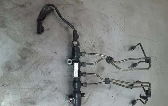 Ford C-MAX I Fuel main line pipe 9654592680