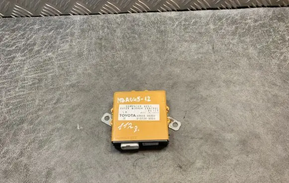 Lexus RX 330 - 350 - 400H Other devices 8943048030
