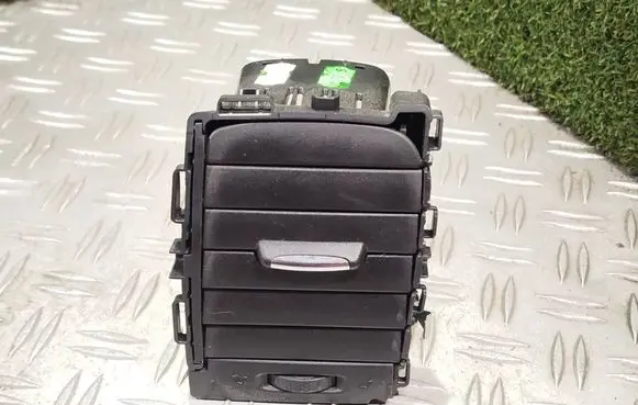 Dash center air vent grill