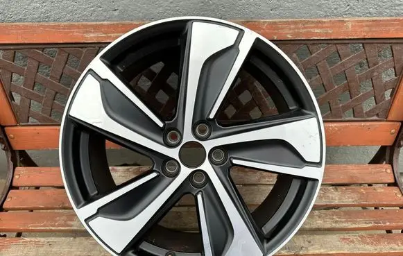 Ford Puma R19 alloy rim 