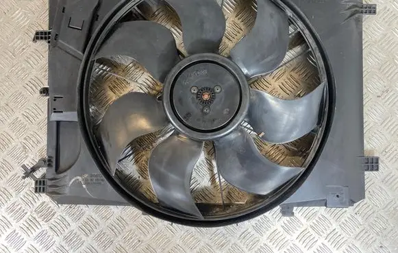 Mercedes-Benz C W204 Electric radiator cooling fan A2045000193