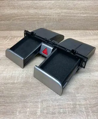 Volkswagen PASSAT B6 Hazard light switch 3C0858407