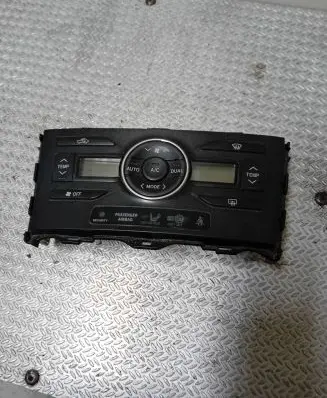 Toyota Auris 150 Climate control unit 5590002301A