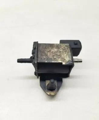 Ford Galaxy Vacuum valve 028906283F