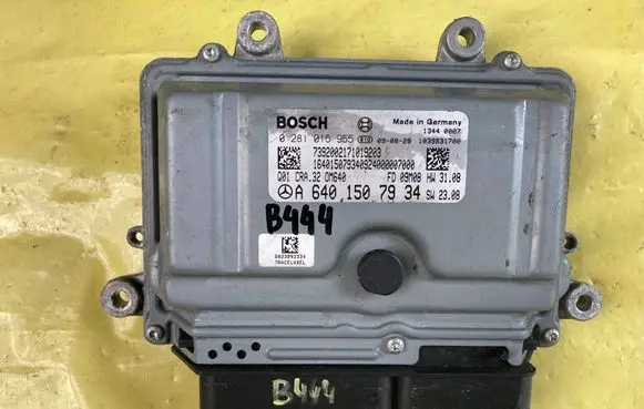 Mercedes-Benz B W245 Engine control unit/module A6401507934 1039S31700 0281015955