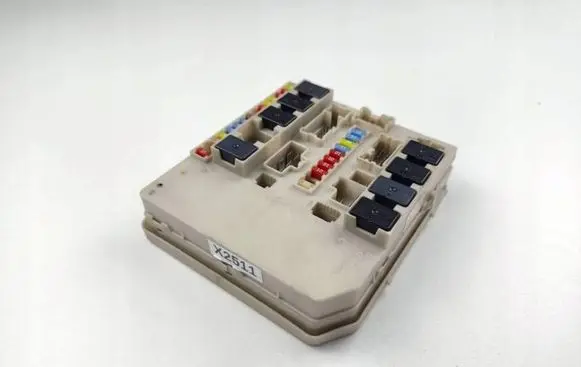 Renault Clio III Fuse box set 356231D