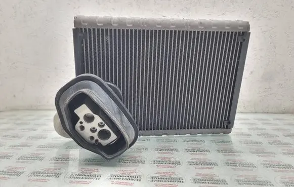 Audi A4 S4 B8 8K Air conditioning (A/C) radiator (interior) H7995002 52316990 HFC134A