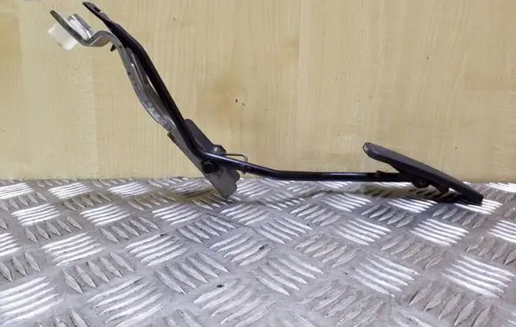 Subaru Forester SF Accelerator throttle pedal