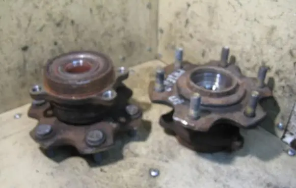 Mitsubishi Pajero Sport I Rear wheel hub