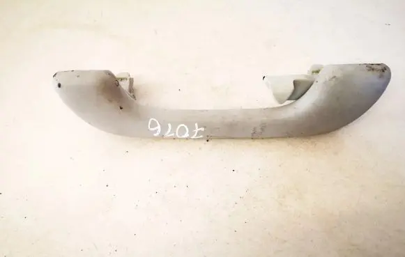 Nissan Qashqai Rear interior roof grab handle 8200003209