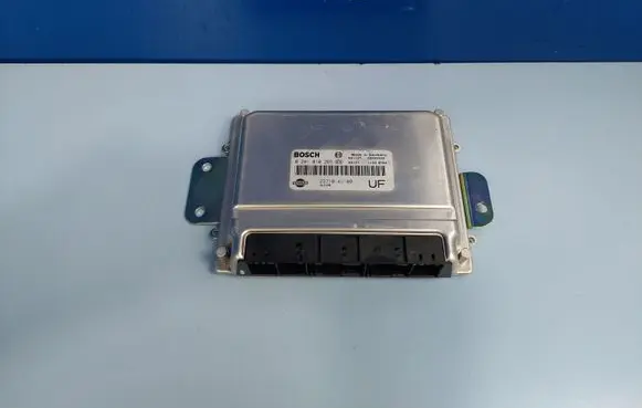 Nissan Almera Tino Engine control unit/module 237104U100 0281010265