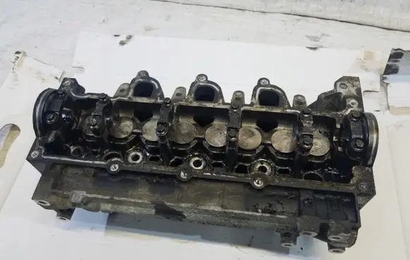 Nissan Juke I F15 Engine head 