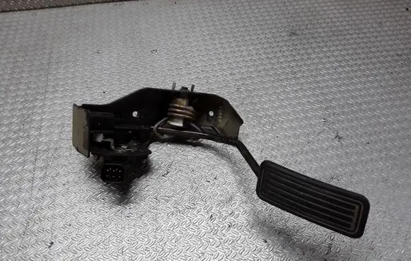 Toyota Avensis T250 Accelerator throttle pedal 7811135030