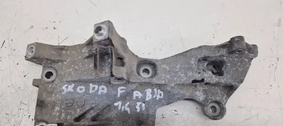 Skoda Fabia Mk1 (6Y) Generator/alternator bracket 045903143F