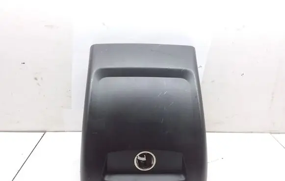 Volvo V50 12 V Socket (rear) 08687530 33459M