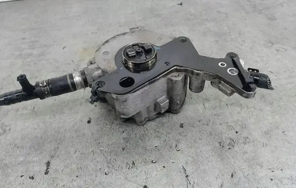 Audi A4 S4 B6 8E 8H Vacuum pump 038145209CBOSCH