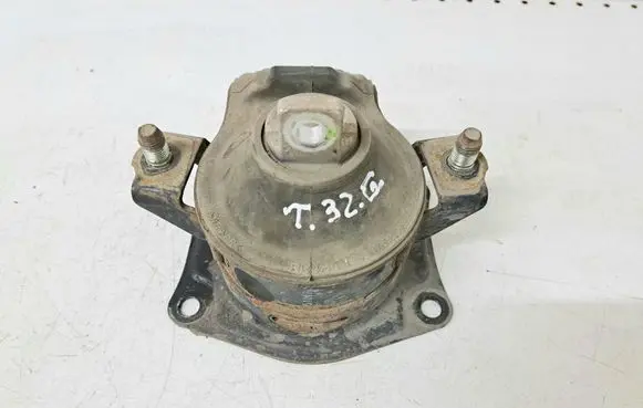 Honda Accord Engine mount bracket