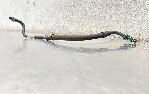 Volvo XC90 Gearbox oil cooler pipe/hose P30636930