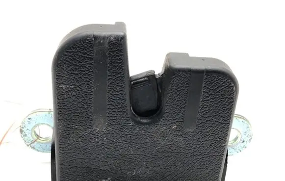 Volkswagen Caddy Tailgate exterior lock 2K5827505E