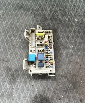 Toyota Avensis T250 Fuse module 8264105020A