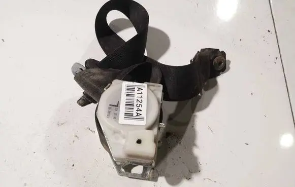 Opel Zafira A Rear seatbelt 