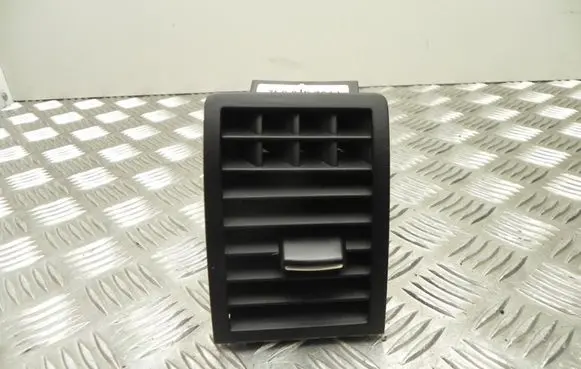 Rear air vent grill