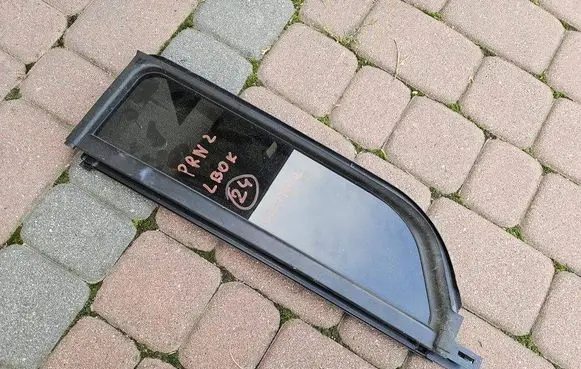 Citroen Berlingo Rear vent window glass 9818042880-