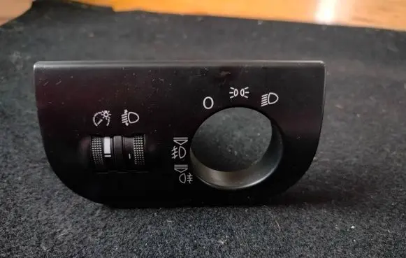Audi TT Mk1 Headlight level height control switch 03261101 53509