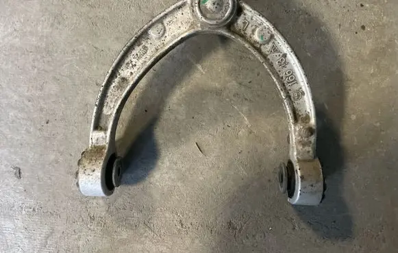 Mercedes-Benz GL X166 Front upper control arm/wishbone 16613