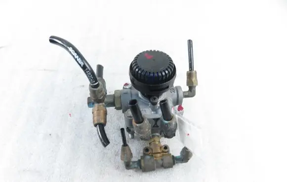 Scion tC AT10 Rear shock absorber actuator solenoid 1425183 9730110500