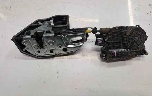 BMW X5 E70 Front door soft close latching motor 7167579