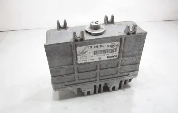 Volkswagen Golf III Engine control unit/module 3A0907311 26SA3606 0261203593