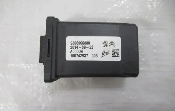 Citroen C4 II Picasso Other control units/modules 9806066880