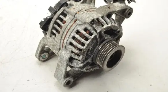Opel Tigra B Generator/alternator 09133600