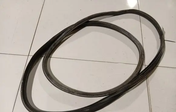 Citroen C4 I Rubber seal front coupe door 