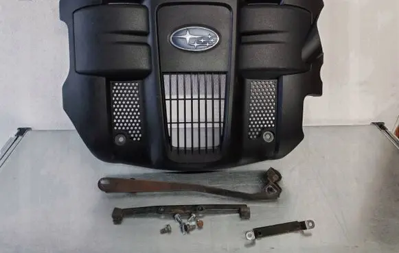 Subaru Forester SG Engine cover (trim)